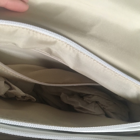 Coming Soon: NWOT White Leather Shoulder Bag - Picture 5 of 8